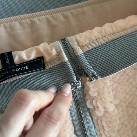 Peach sequin mini skirt - Picture 5 of 6